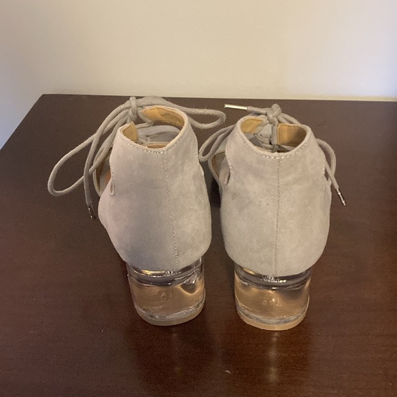 Beautiful grey suede dress shoes size 8 1/2 worn once - Picture 3 of 5